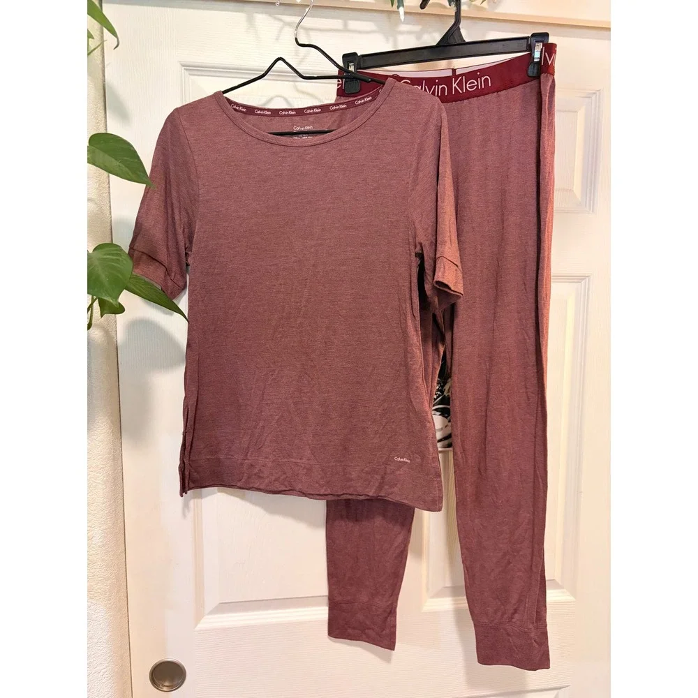 Calvin Klein Womens Sleepwear Set Burgundy Lounge Top and Jogger Pants QP2555S